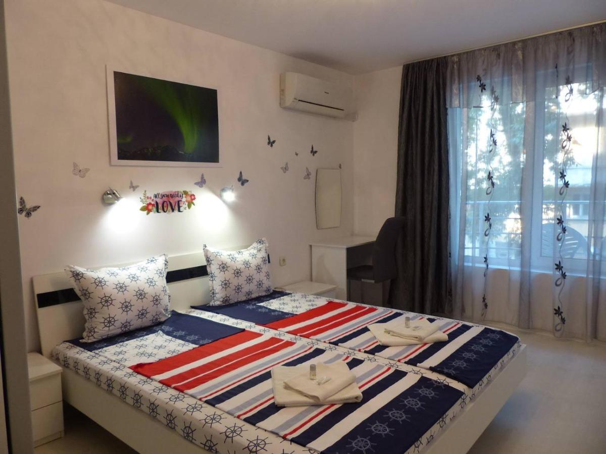Apartament Holiday Burgasz Kültér fotó